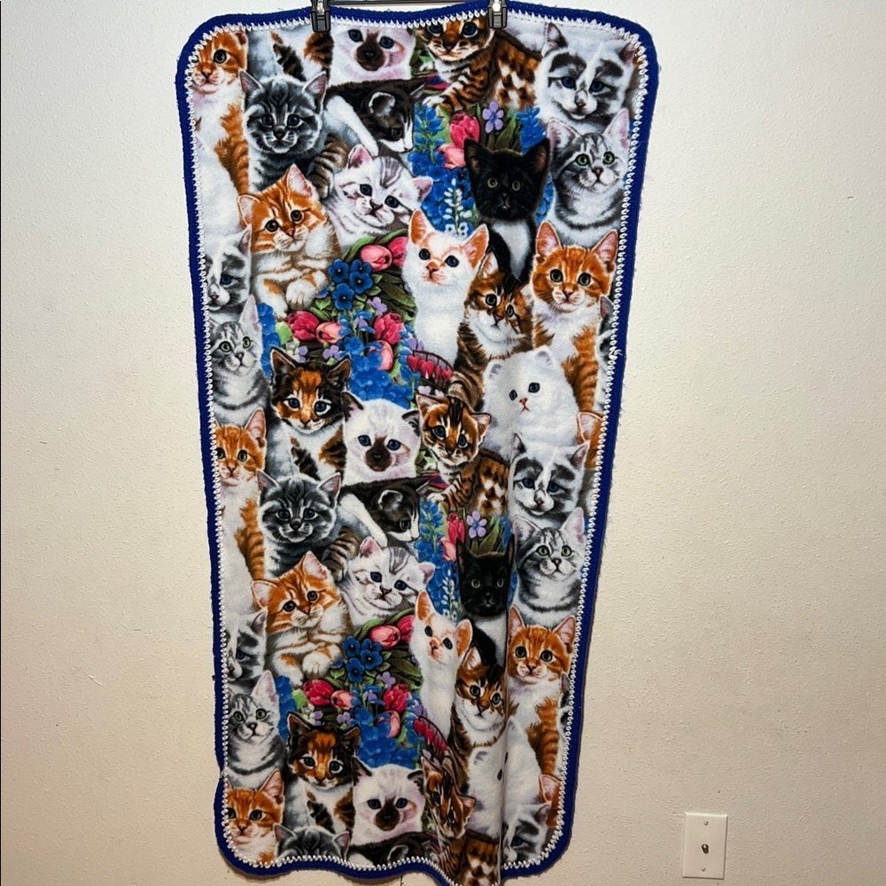 Vintage Colorful Fleeced Cat Print Blanket Approximately 30X55